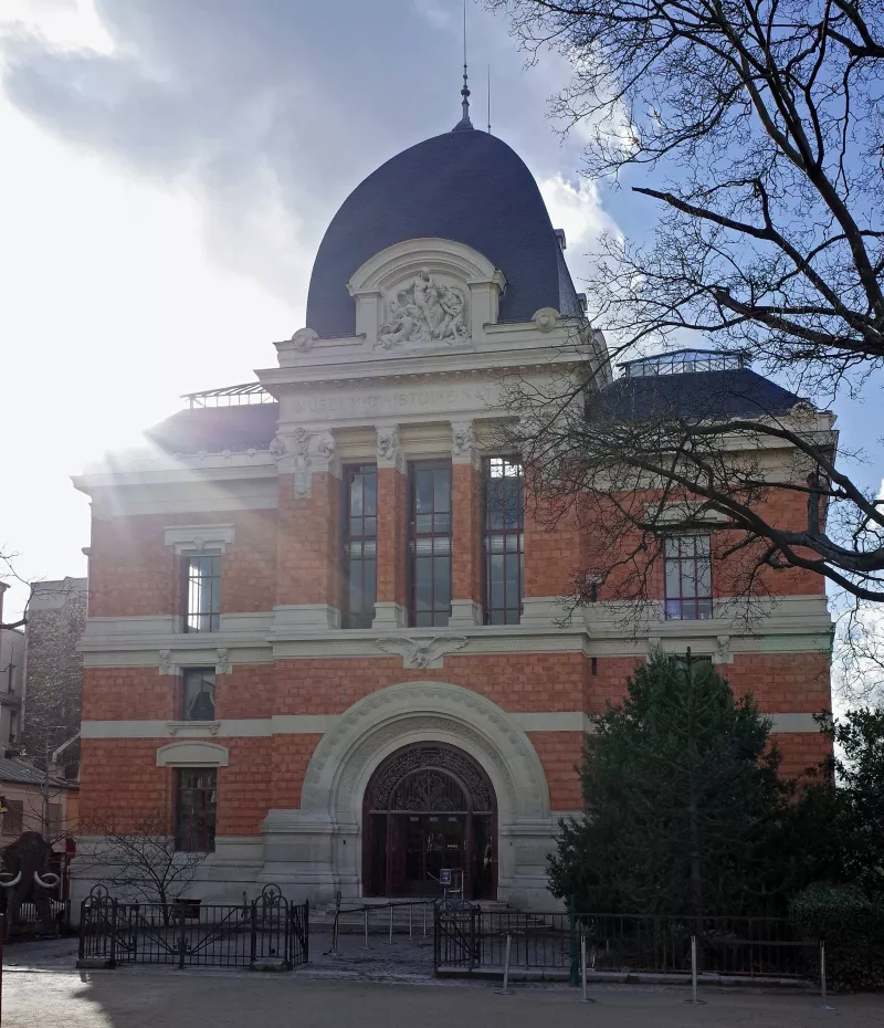Façade de la Galerie de Paléontologie